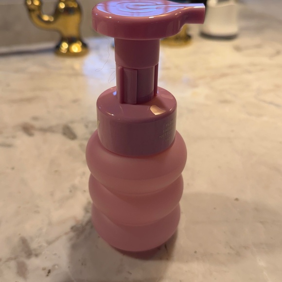 Yes Day Float Foam Face Cleanser - Picture 6 of 6